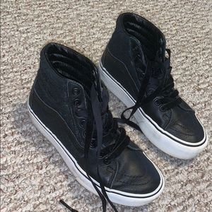 BLACK VANS